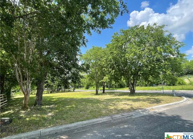 Property at 557 Silva St, Seguin, TX 78155