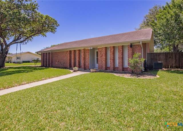 Property at 301 King Arthur St, Victoria, TX 77904, 3 beds, 2 baths