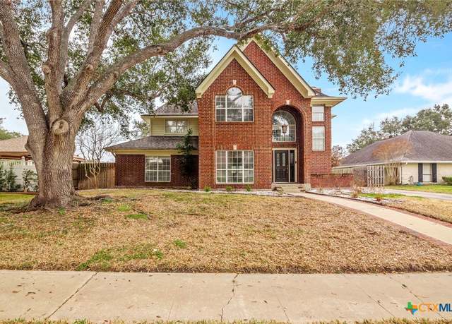 Property at 207 Champions Row, Victoria, TX 77904, 4 beds, 3 baths