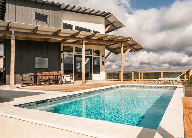 Property at 1245 Edwards Blvd, New Braunfels, TX 78132, 5 beds, 3.5 baths