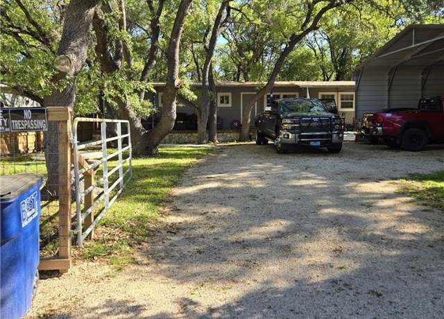 Property at 425 Dreamland Dr, Canyon Lake, TX 78133, 2 beds, 2 baths