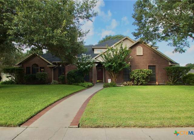 Property at 106 Bloomingdale Cir, Victoria, TX 77904, 4 beds, 2 baths