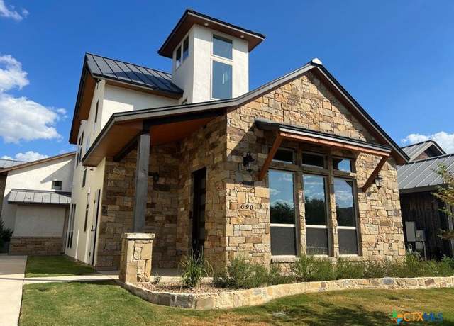 Property at 1690 Gruene Vineyard Xing, New Braunfels, TX 78130, 3 beds, 2.5 baths
