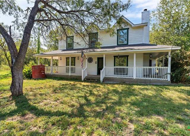 Property at 695 Fox Trotter Rd, Seguin, TX 78155, 4 beds, 2.5 baths