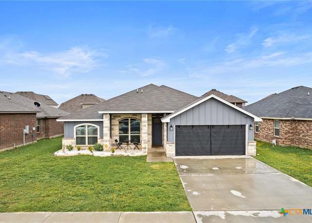 Property at 900 Holliday Dr, Killeen, TX 76542, 4 beds, 2 baths