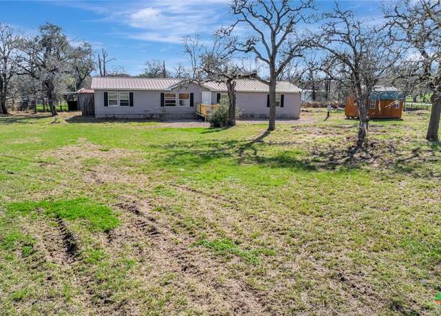Property at 233 Chris Thompson Rd, Victoria, TX 77905, 4 beds, 2 baths
