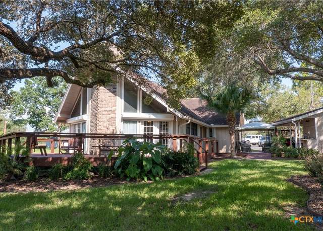 Property at 43 Twin Lakes Cir, Victoria, TX 77905, 3 beds, 2 baths