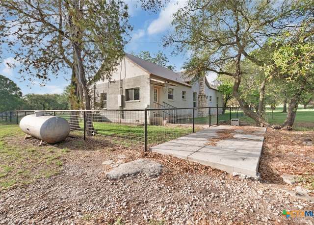 Property at 4175 S Highway 183, Lampasas, TX 76550, 3 beds, 2 baths