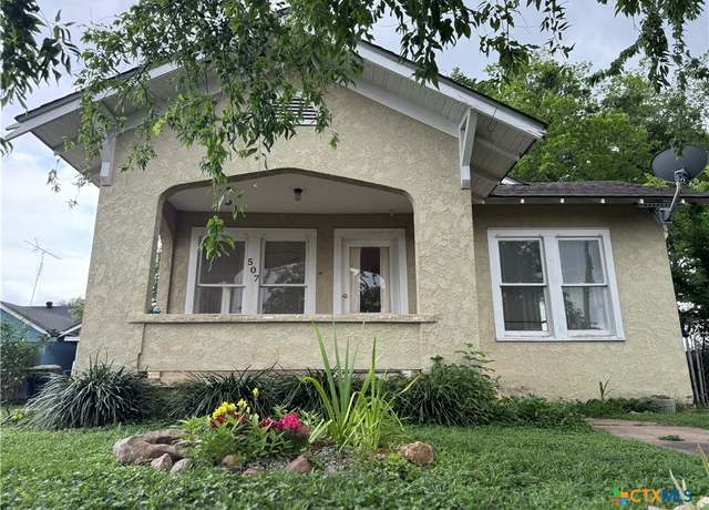 Property at 507 N Gonzales St, Cuero, TX 77954, 2 beds, 1 bath