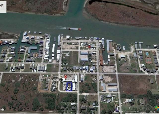 Property at 301 W Olive St, Port O'connor, TX 77982, 1 bed, 1 bath