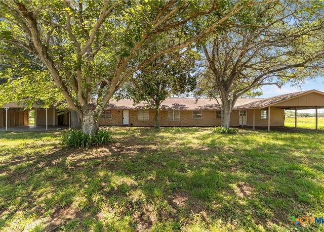 Property at 347 Green Acres Rd, Yorktown, TX 78164, 4 beds, 2 baths