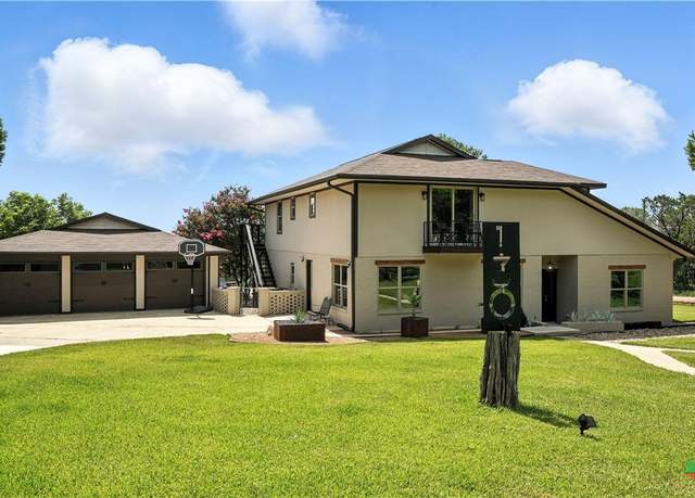 Property at 130 Oak Ridge Dr, New Braunfels, TX 78132, 4 beds, 3 baths