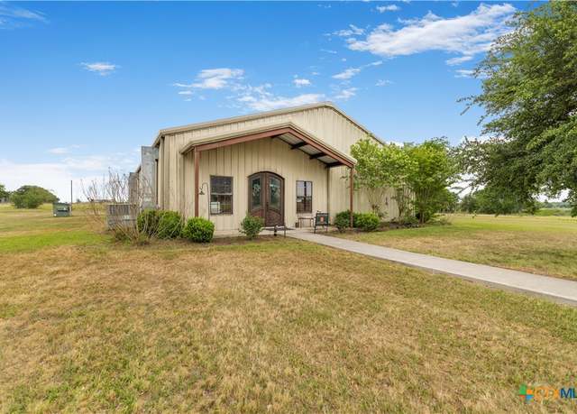 Property at 592 Dagg, Yoakum, TX 77995, 1 bed, 1 bath