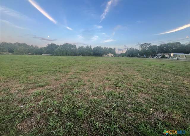 Property at 1408 S Depot St, Victoria, TX 77901