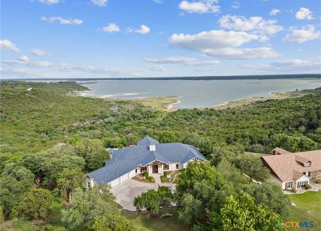 Property at 5001 Lago Vista Dr, Belton, TX 76513, 5 beds, 4.5 baths