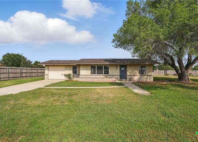 Property at 1604 Waelder Hwy, Gonzales, TX 78629, 2 beds, 1 bath