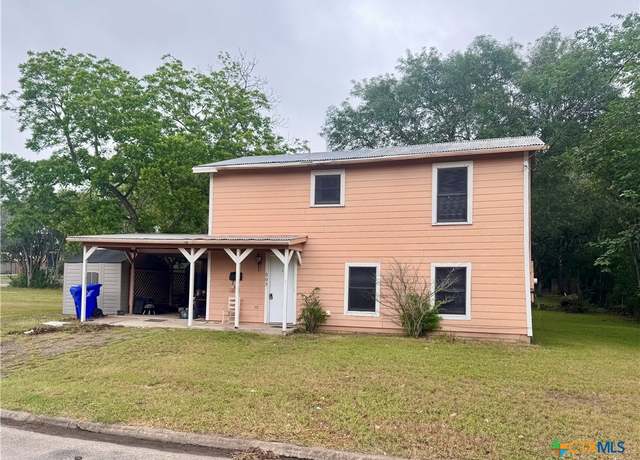 Property at 503 Dunn St, Yoakum, TX 77995, 3 beds, 2 baths