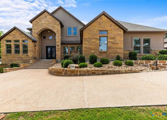 Property at 1605 Altavista Loop, Temple, TX 76502, 5 beds, 4.5 baths