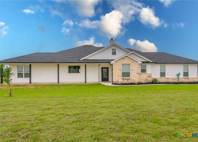Property at 916 Stone Rd, Temple, TX 76501, 4 beds, 2.5 baths