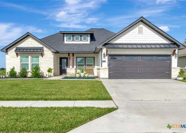 Property at 504 Town Hall Ln, Victoria, TX 77904, 3 beds, 2 baths