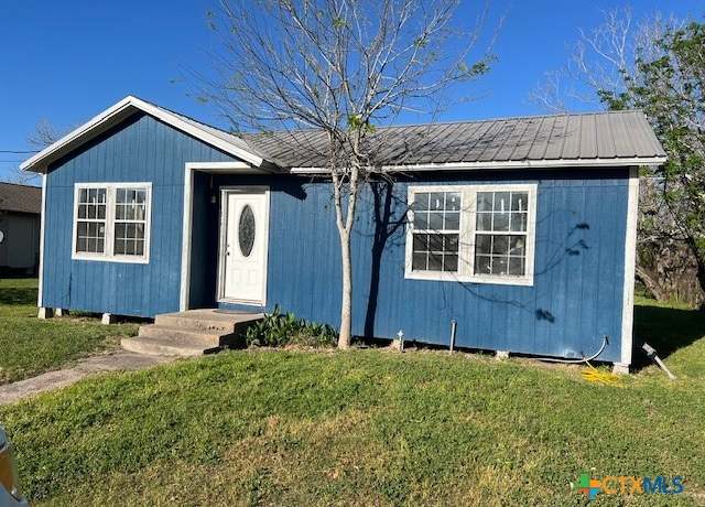 Property at 436 Illinois St, Bloomington, TX 77951, 2 beds, 1 bath