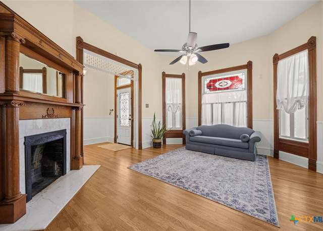 Property at 717 N 1st St, Temple, TX 76501, 3 beds, 3 baths