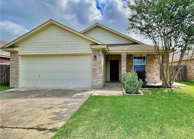 Property at 214 Yellowstone Dr, Victoria, TX 77904, 3 beds, 2 baths
