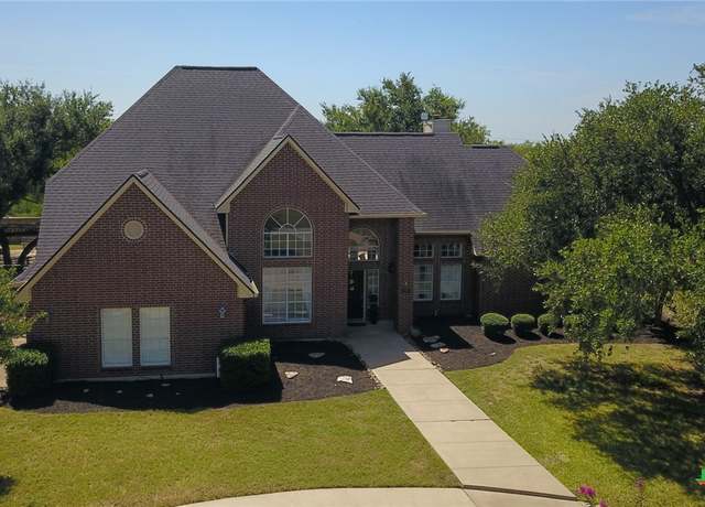 Property at 103 Kingwood Forest Dr, Victoria, TX 77904, 4 beds, 3.5 baths