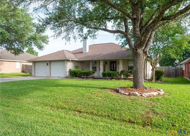 Property at 212 Sparrow Ln, Victoria, TX 77905, 3 beds, 2 baths