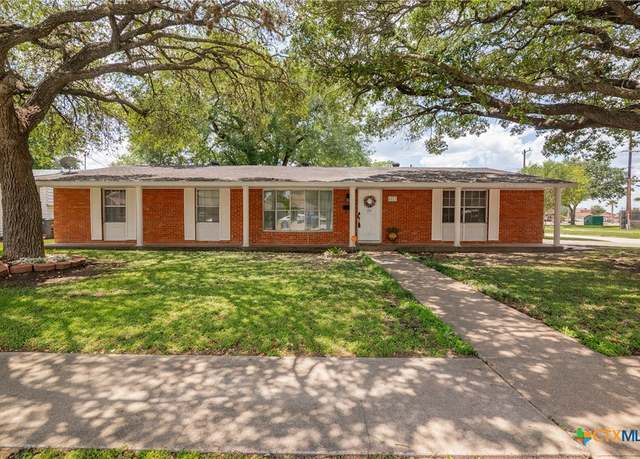 Property at 4811 Lilac Ln, Victoria, TX 77904, 4 beds, 2 baths