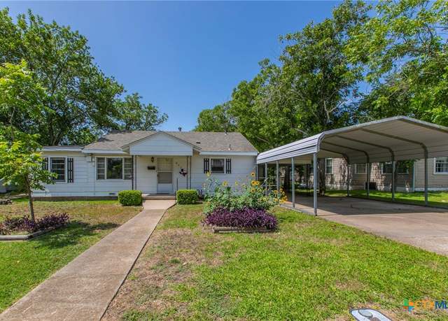 Property at 807 E 12th Ave, Belton, TX 76513, 3 beds, 2 baths