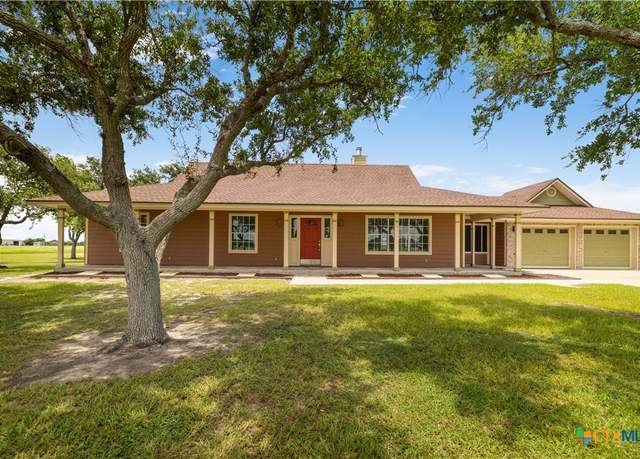 Property at 99 N Seakist Ln, Port Lavaca, TX 77979, 3 beds, 2 baths