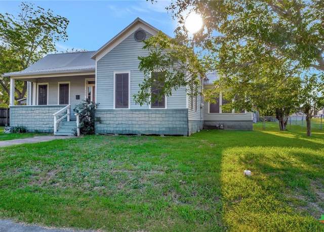 Property at 204 S Valley St, Cuero, TX 77954, 3 beds, 2 baths