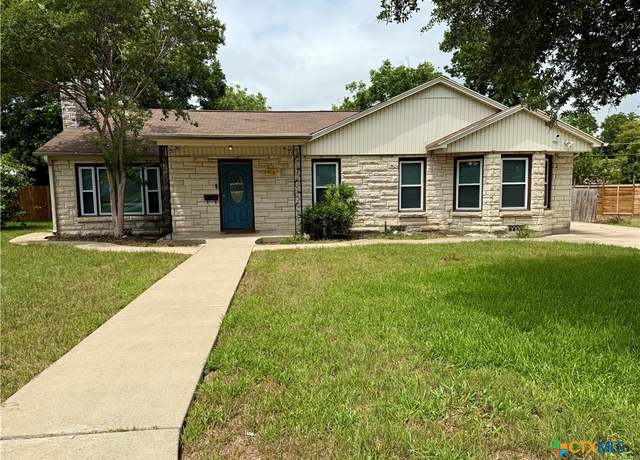 Property at 416 W Thompson Ave, Temple, TX 76501, 5 beds, 3.5 baths