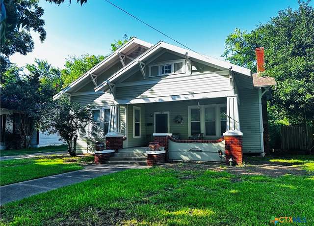 Property at 205 Coke St, Yoakum, TX 77995, 2 beds, 2 baths