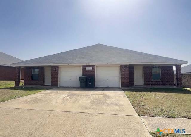 Property at 2704 Lucille Dr, Killeen, TX 76549, 5 beds, 4 baths