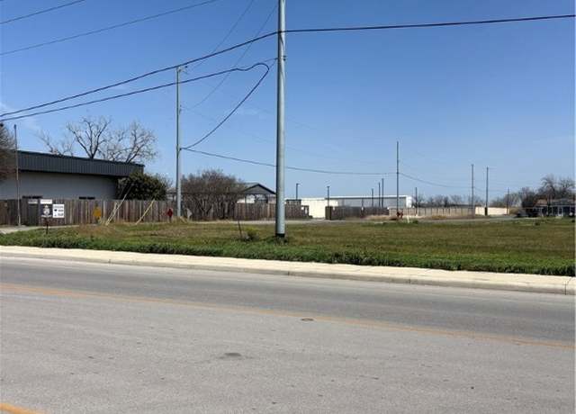 Property at 1900 N Austin St, Seguin, TX 78155