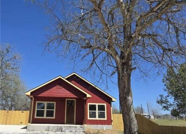 Property at 410 W Trinity St, Luling, TX 78648, 3 beds, 2 baths
