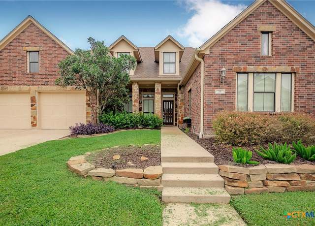Property at 26 Cotswold Ln, Victoria, TX 77904, 5 beds, 3 baths