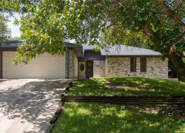 Property at 1703 Cedar Oaks Ln, Harker Heights, TX 76548, 3 beds, 2 baths