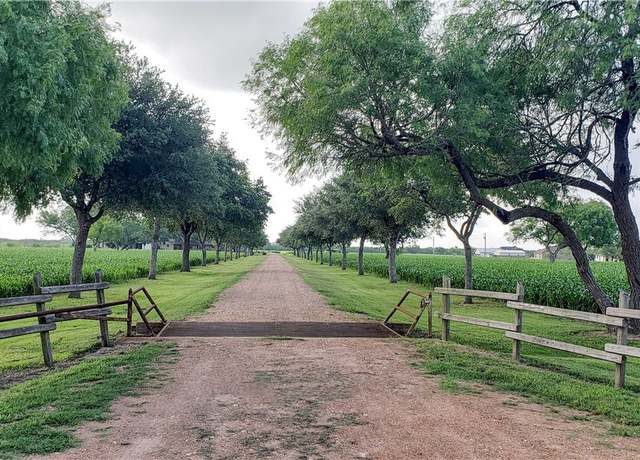 Property at 847 Oliver Rd, Victoria, TX 77904, 3 beds, 2 baths