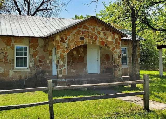 Property at 408 E North Ave, Lampasas, TX 76550, 2 beds, 1 bath