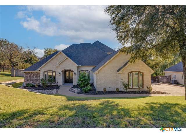 Property at 1729 Las Lomas Ct, Temple, TX 76502, 5 beds, 4 baths