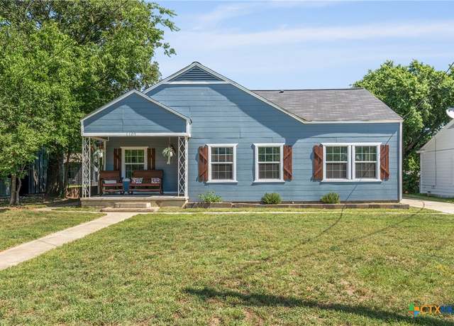 Property at 1107 Waco St, Gatesville, TX 76528, 3 beds, 2 baths