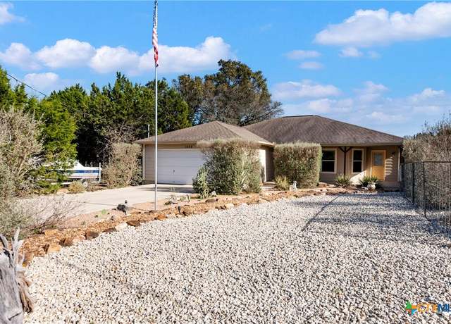 Property at 1608 Lakeview Dr, Canyon Lake, TX 78133, 3 beds, 2 baths