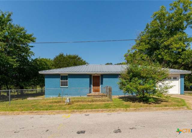 Property at 502 S 5th St, Gatesville, TX 76528, 2 beds, 1 bath
