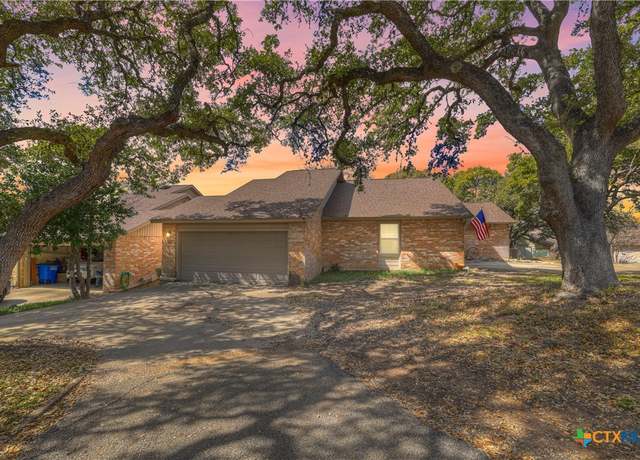 Property at 36 Oak Villa Rd, Canyon Lake, TX 78133, 2 beds, 2 baths
