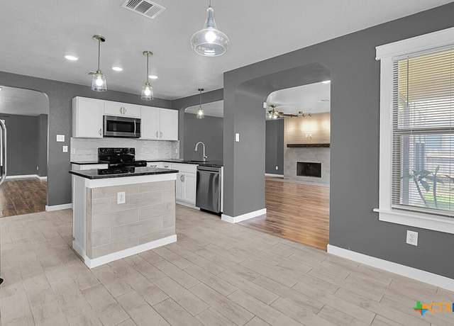 Property at 309 Fallen Leaf Ln, Temple, TX 76502, 4 beds, 2.5 baths