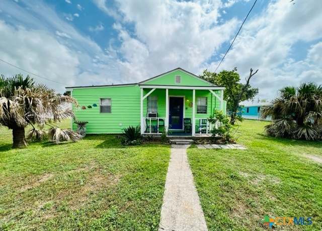 Property at 28 N Blackburn Ave, Port Lavaca, TX 77979, 2 beds, 1.5 baths