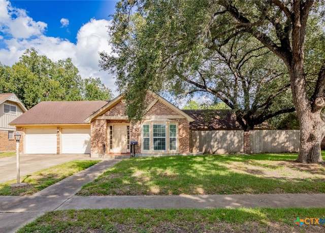 Property at 104 Salisbury Ln, Victoria, TX 77904, 3 beds, 2 baths